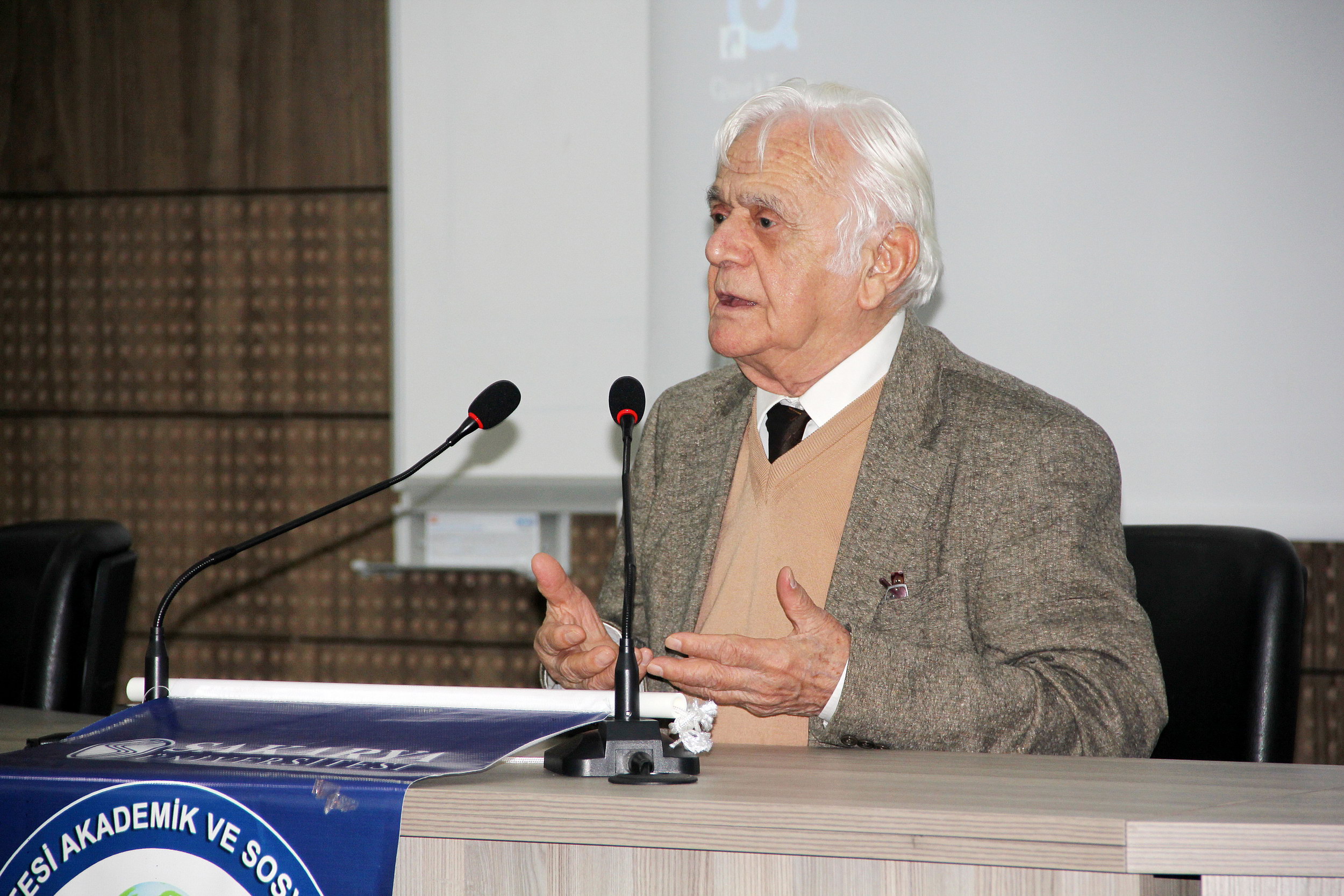 Sakarya Üniversitesi Osmanlı İktisadi Sistemi ve Vakıflar Konferansı